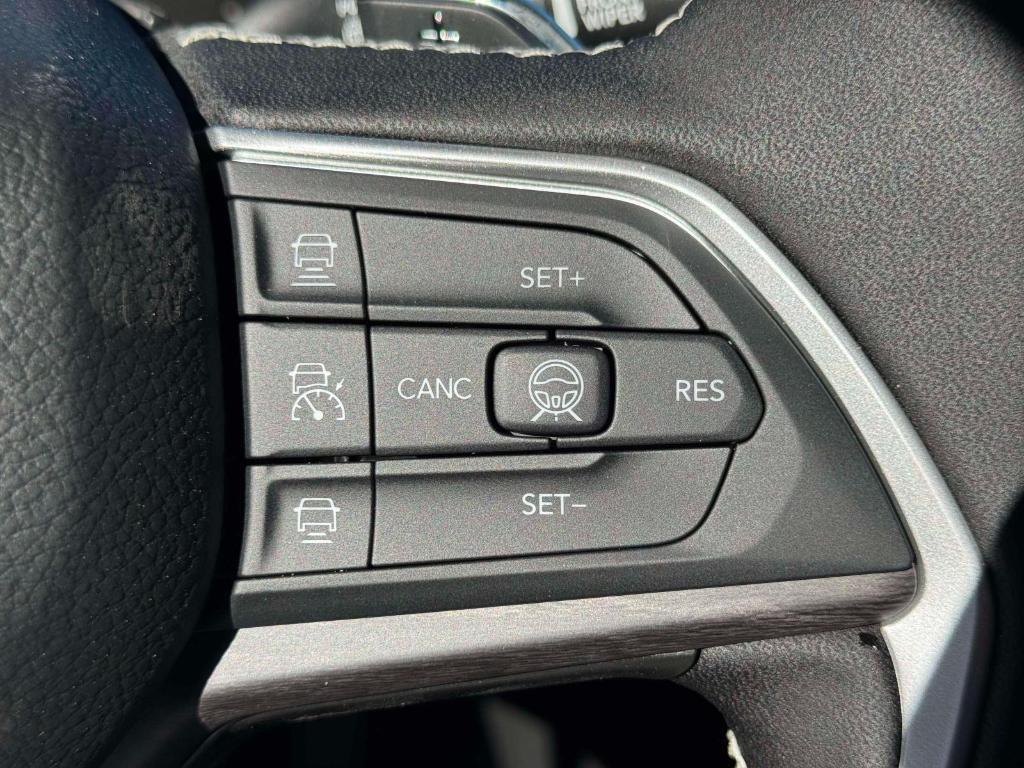 new 2026 Jeep Grand Cherokee car, priced at $48,930
