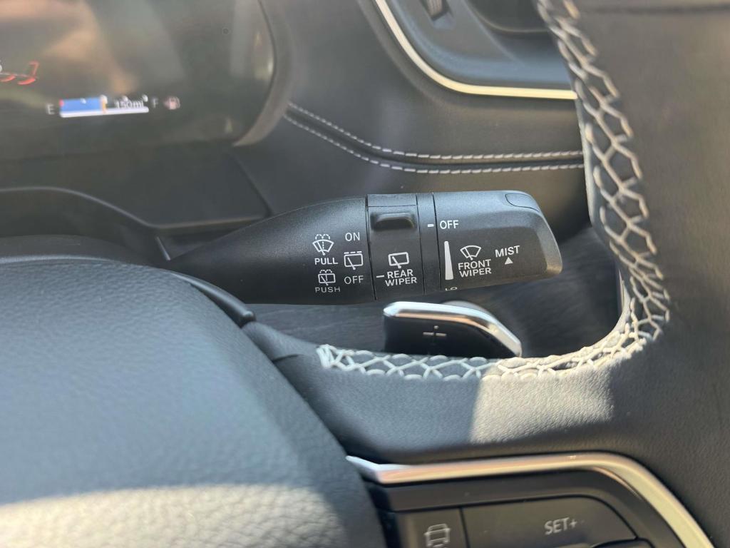 used 2024 Jeep Grand Cherokee car, priced at $35,995