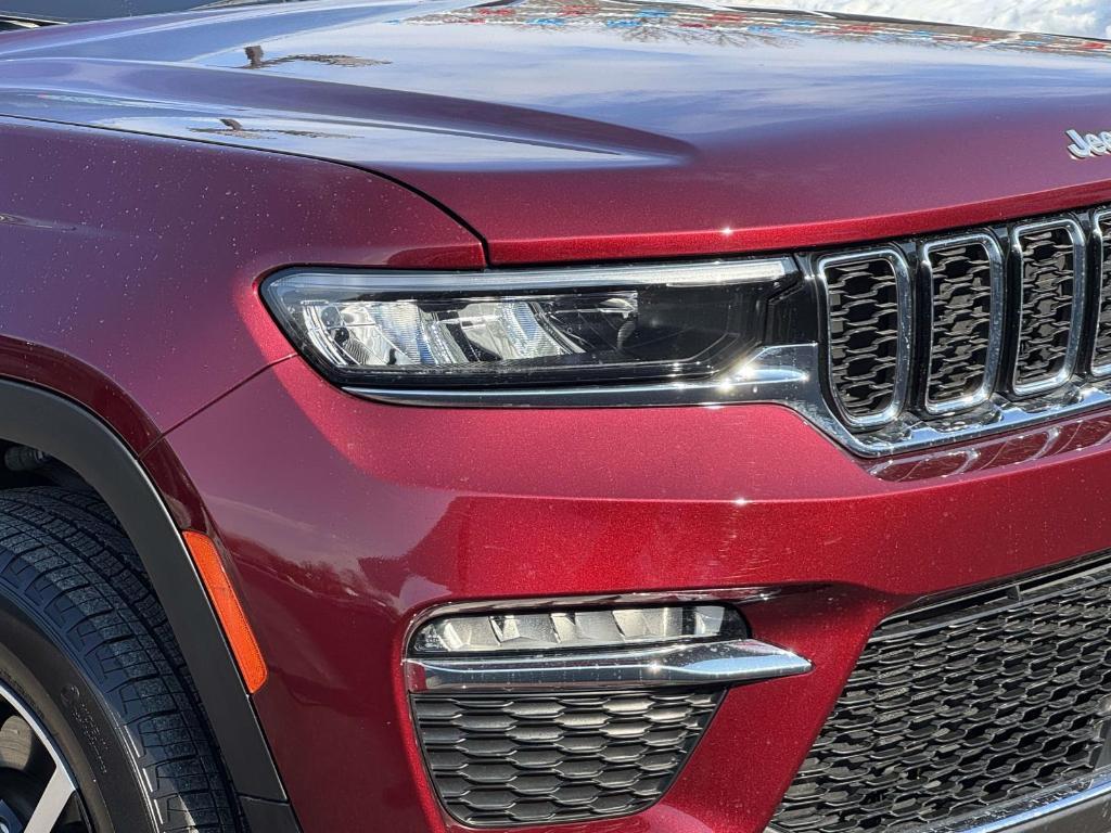 used 2024 Jeep Grand Cherokee car, priced at $35,995