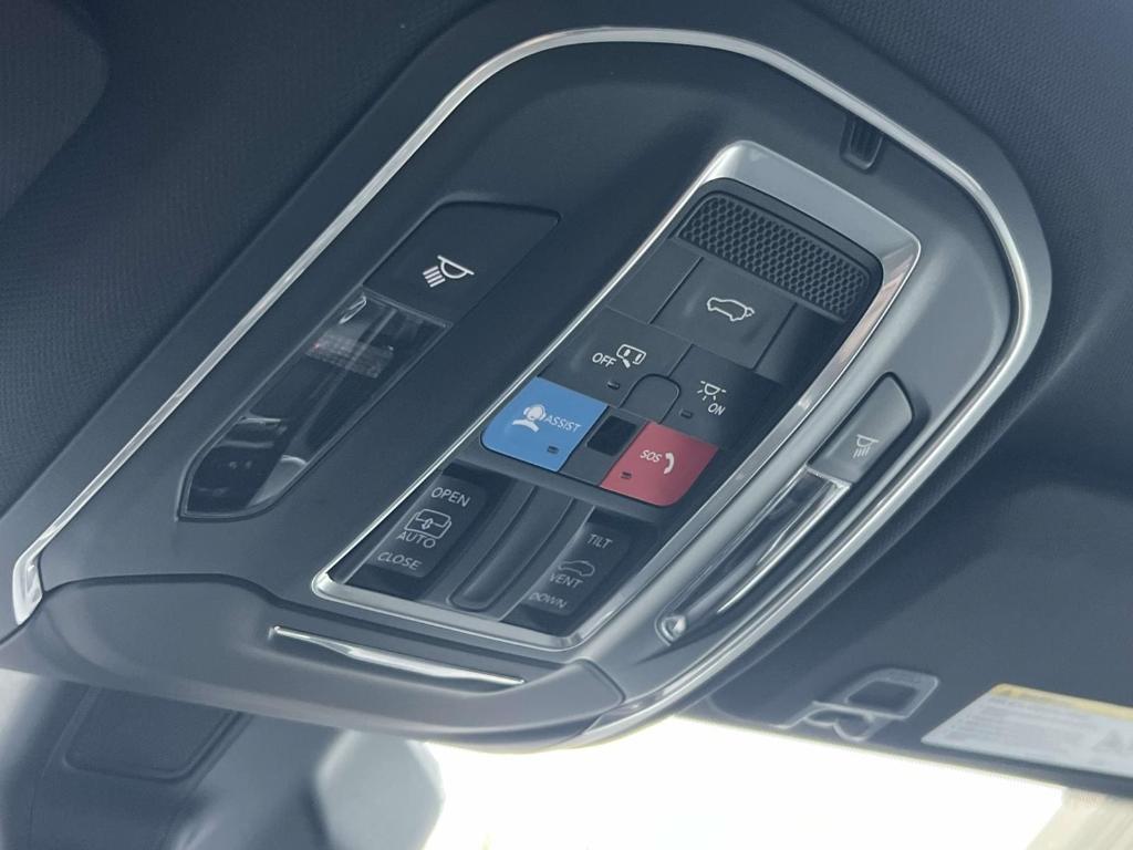 new 2025 Jeep Grand Cherokee car, priced at $43,655