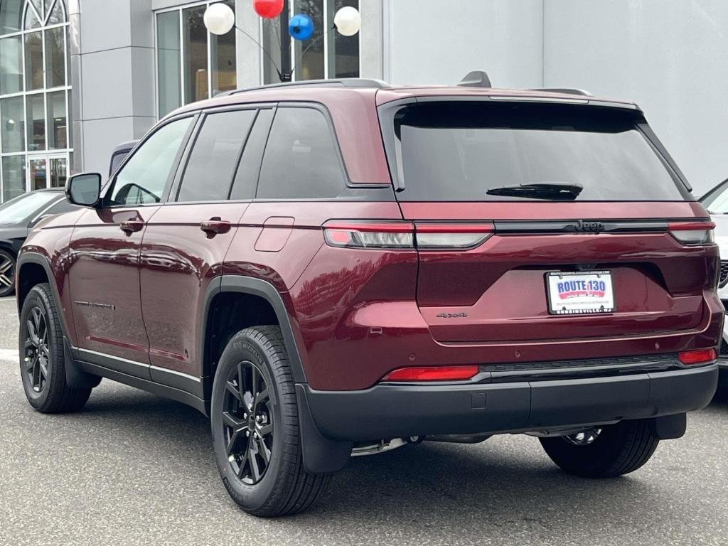 new 2025 Jeep Grand Cherokee car, priced at $43,655