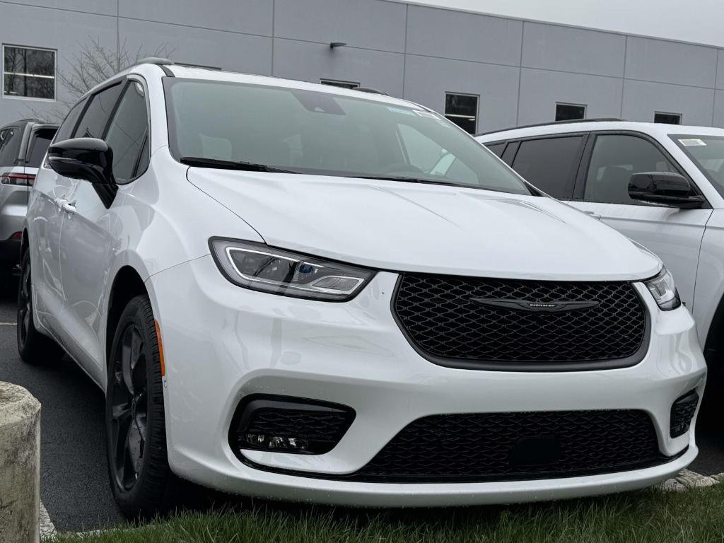 new 2026 Chrysler Pacifica car, priced at $55,075