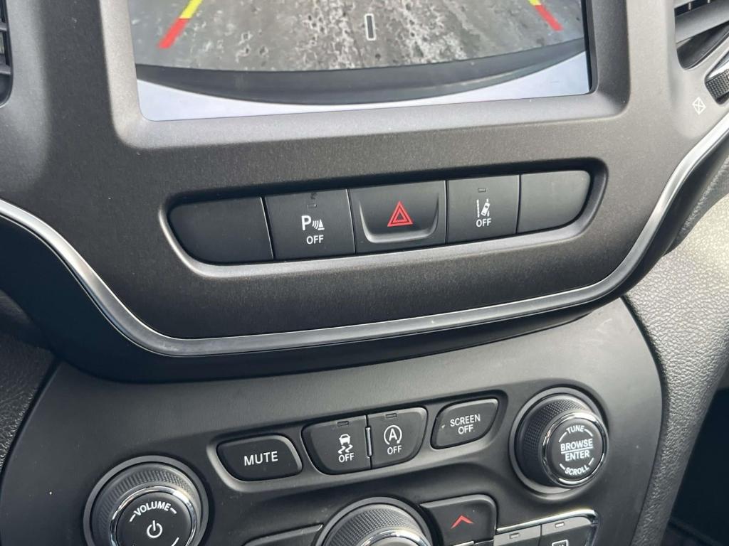 used 2021 Jeep Cherokee car, priced at $21,995