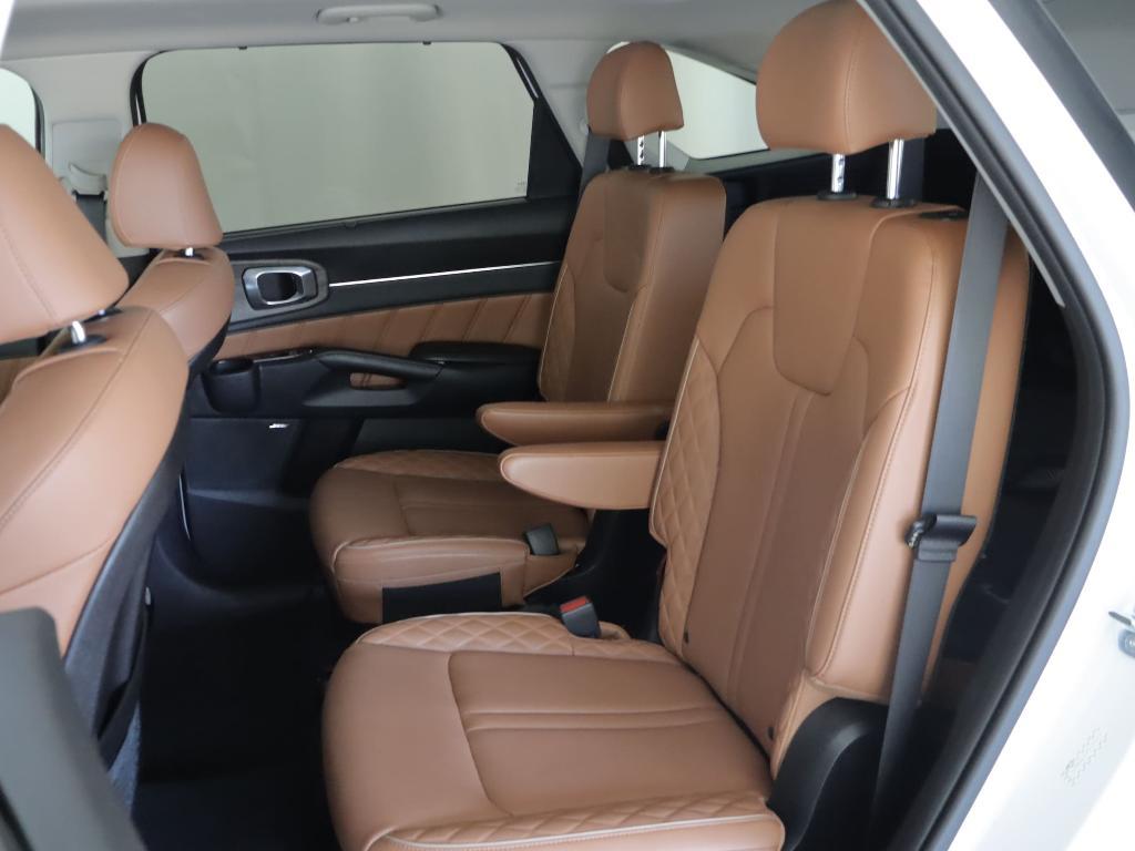 used 2023 Kia Sorento car, priced at $35,490