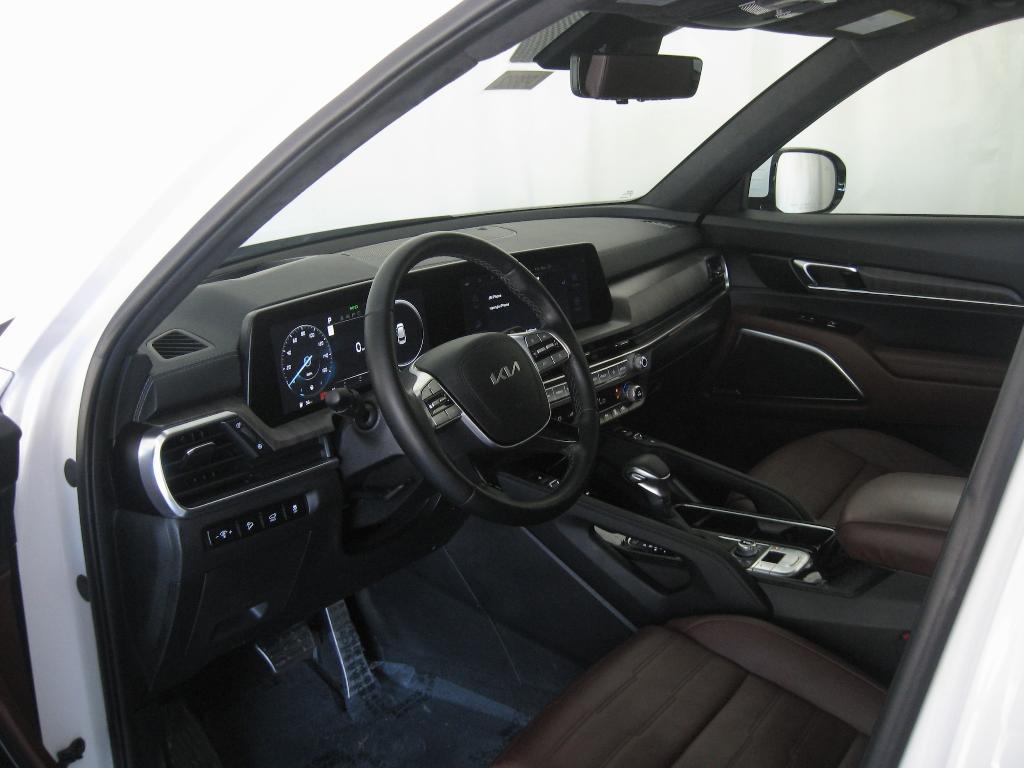 used 2024 Kia Telluride car, priced at $43,990