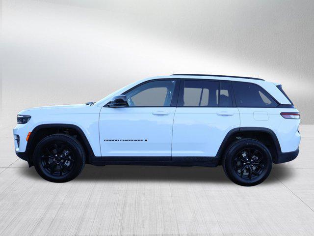 used 2025 Jeep Grand Cherokee car, priced at $35,595