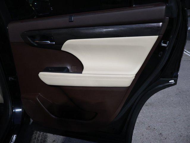 used 2020 Toyota Highlander car, priced at $28,955