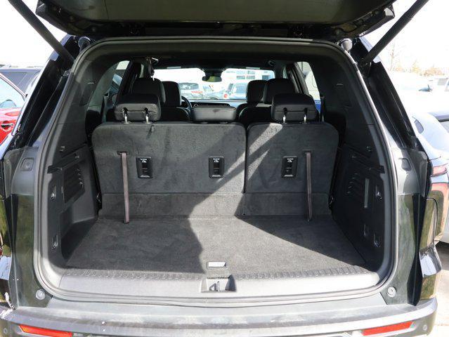 used 2025 Chevrolet Traverse car, priced at $37,995