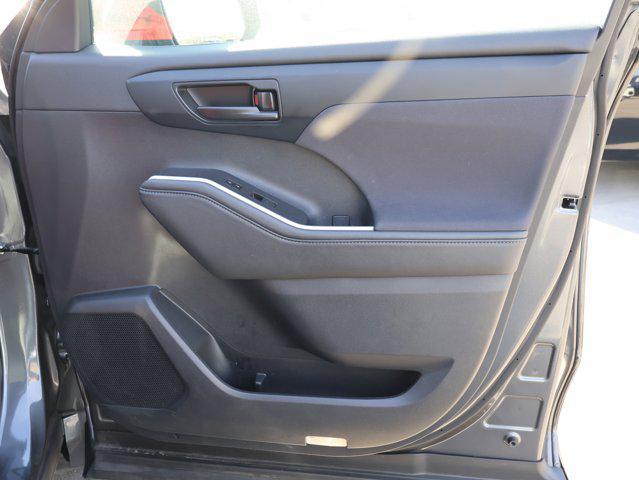 used 2024 Toyota Highlander car, priced at $33,695