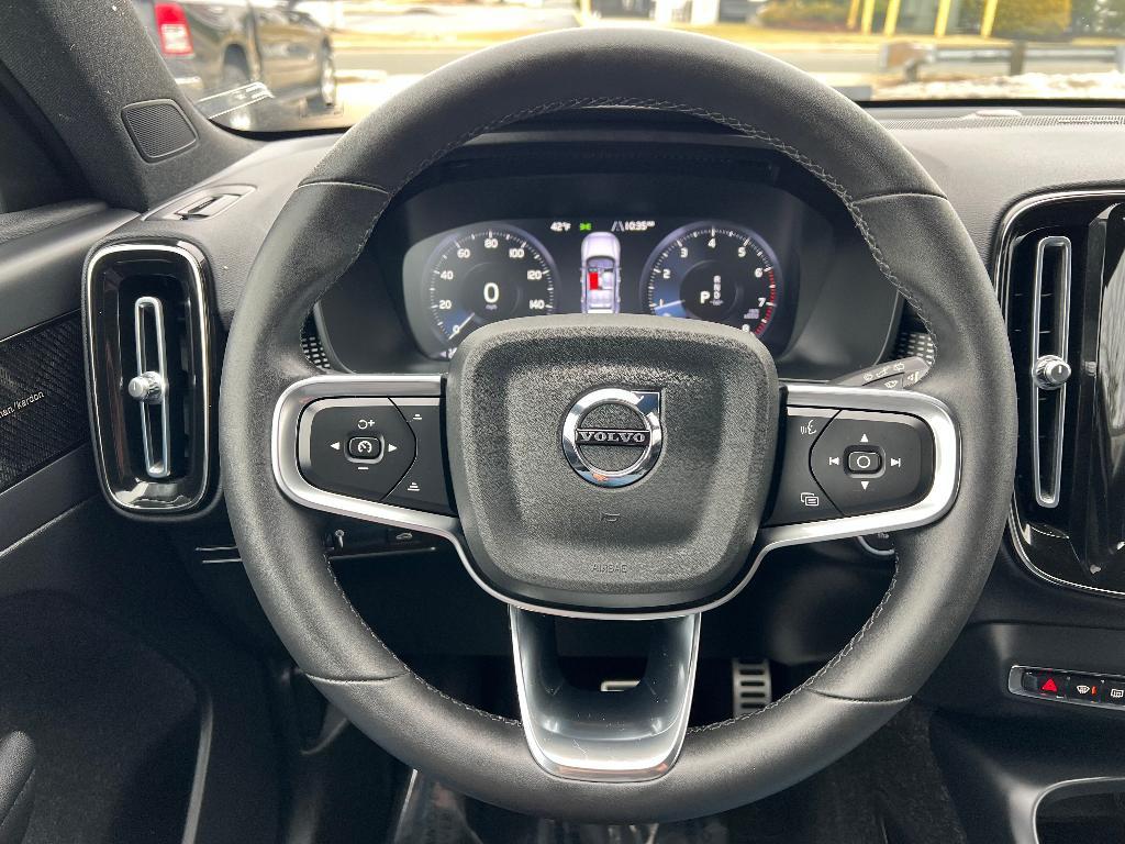 used 2022 Volvo XC40 car, priced at $28,895