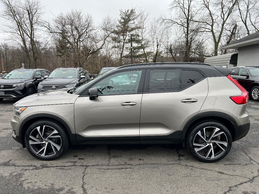 used 2022 Volvo XC40 car, priced at $28,895