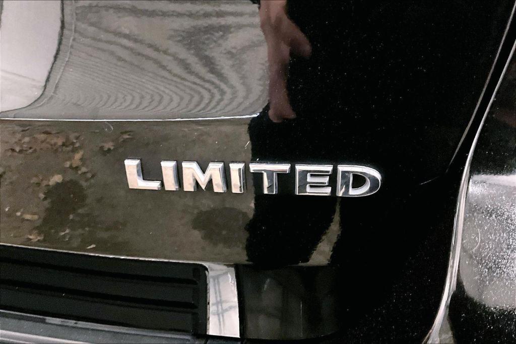 used 2017 Jeep Grand Cherokee car, priced at $14,288