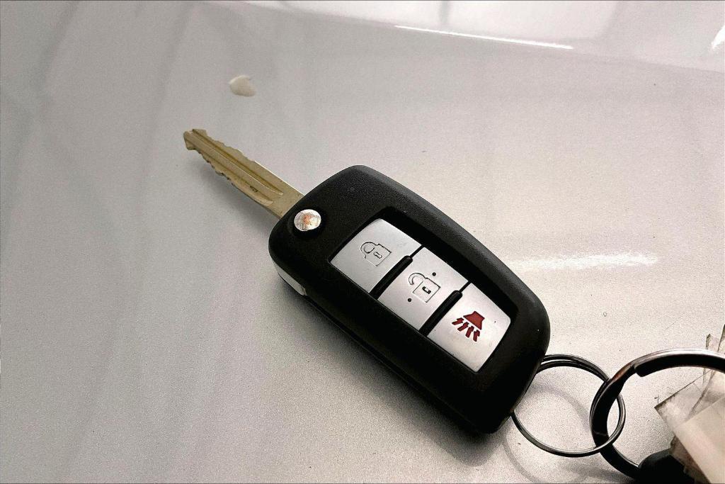 used 2014 Nissan Rogue car, priced at $8,977