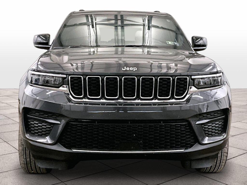used 2025 Jeep Grand Cherokee car, priced at $33,000