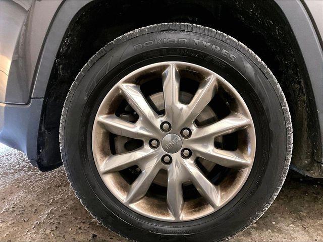 used 2015 Jeep Cherokee car, priced at $11,467