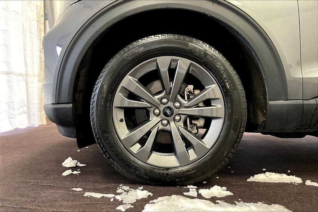 used 2022 Ford Explorer car, priced at $29,000