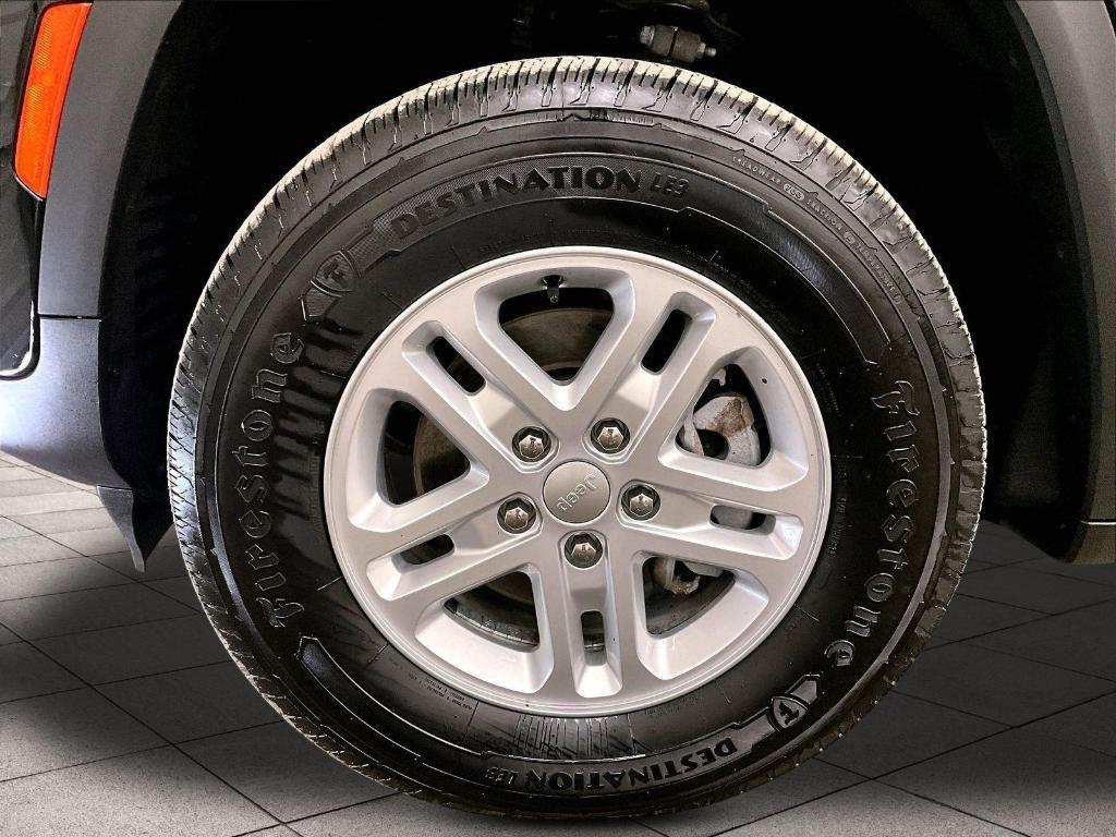 used 2023 Jeep Grand Cherokee car, priced at $26,000