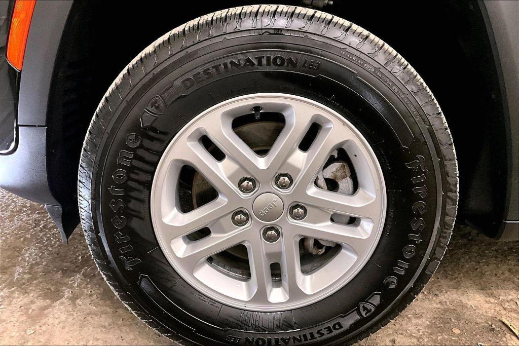 used 2023 Jeep Grand Cherokee car, priced at $27,500