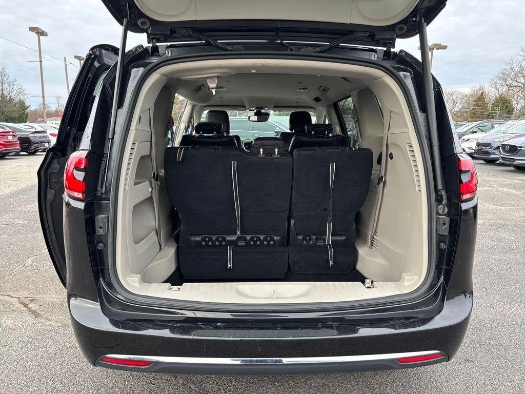 used 2022 Chrysler Pacifica car, priced at $18,960