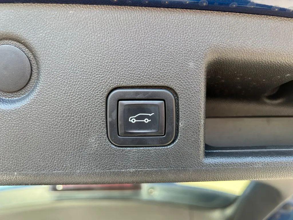 used 2022 Chevrolet Equinox car, priced at $14,981