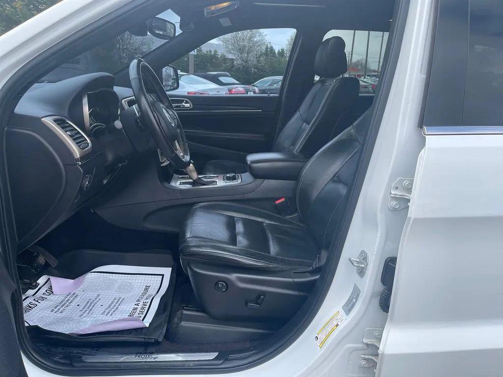 used 2017 Jeep Grand Cherokee car, priced at $12,960