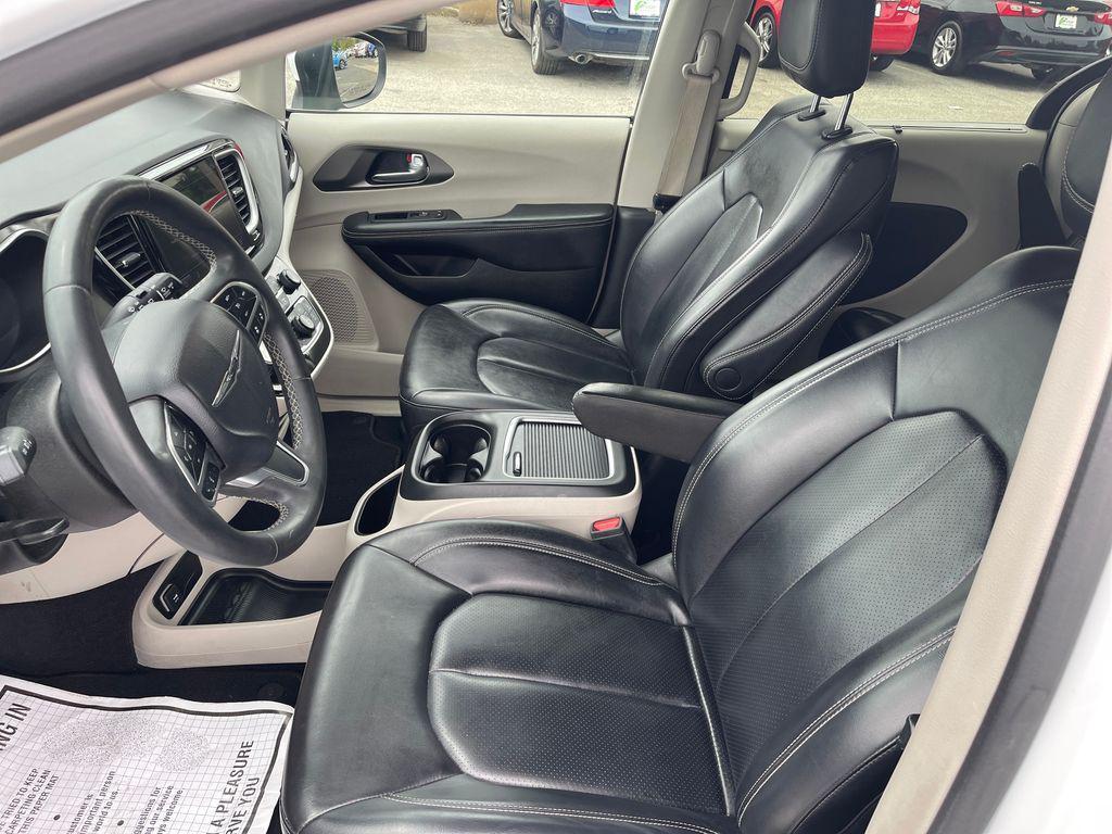 used 2023 Chrysler Pacifica car, priced at $18,425