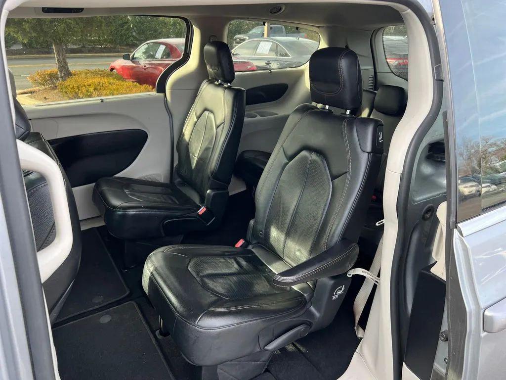 used 2020 Chrysler Pacifica car, priced at $13,960