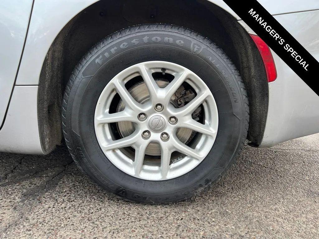 used 2020 Chrysler Pacifica car, priced at $13,460