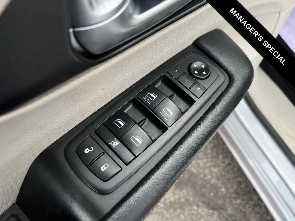 used 2020 Chrysler Pacifica car, priced at $13,460