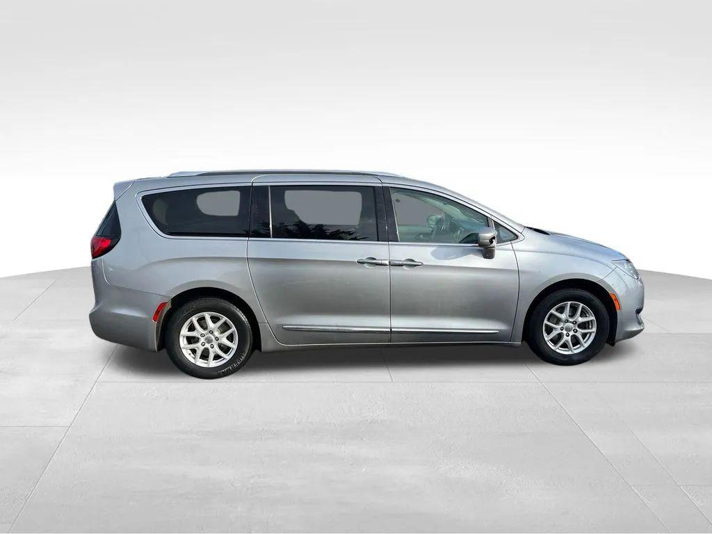 used 2020 Chrysler Pacifica car, priced at $13,960