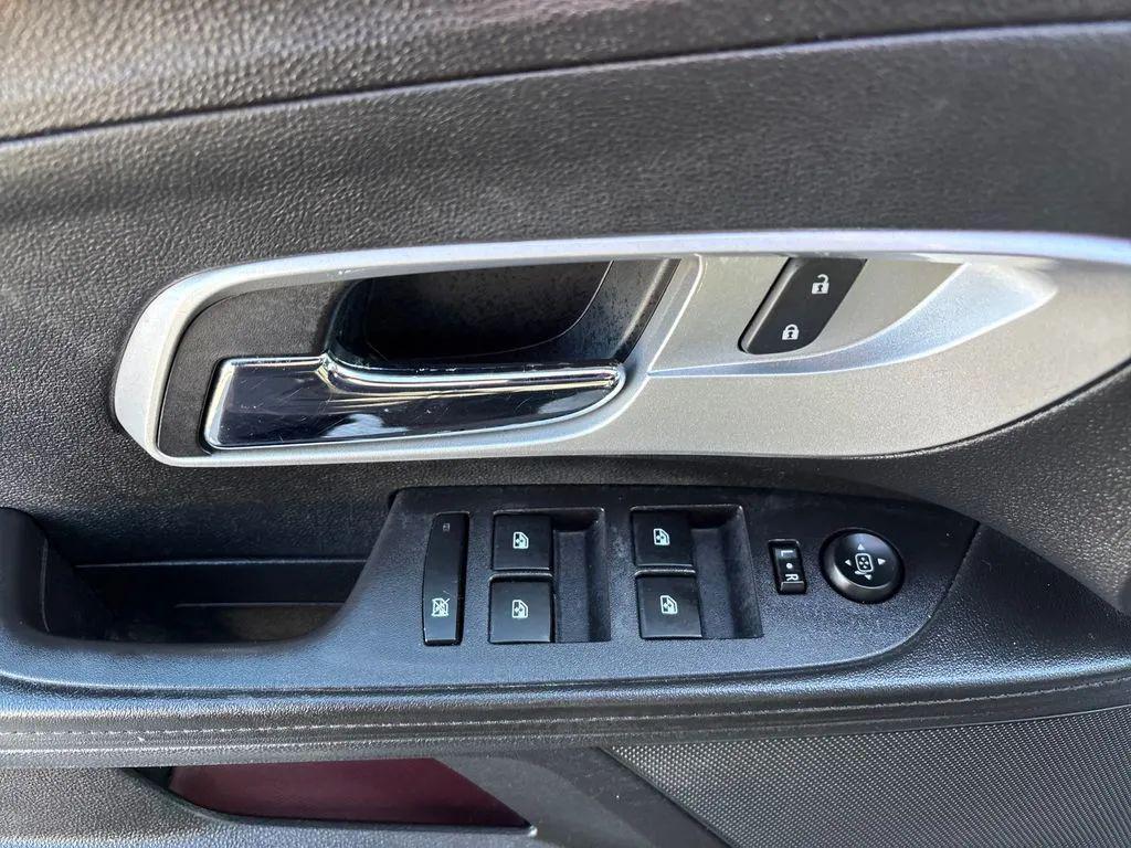 used 2016 Chevrolet Equinox car, priced at $8,982