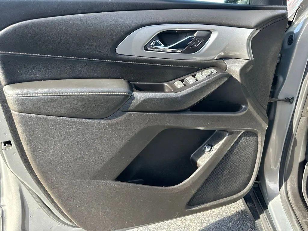 used 2019 Chevrolet Traverse car, priced at $10,942