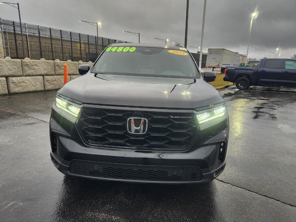 used 2025 Honda Pilot car, priced at $44,800