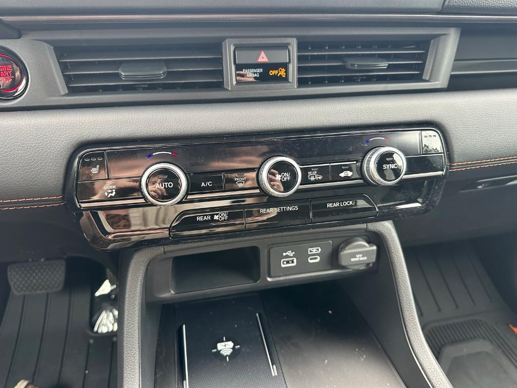 new 2025 Honda Pilot car, priced at $51,350