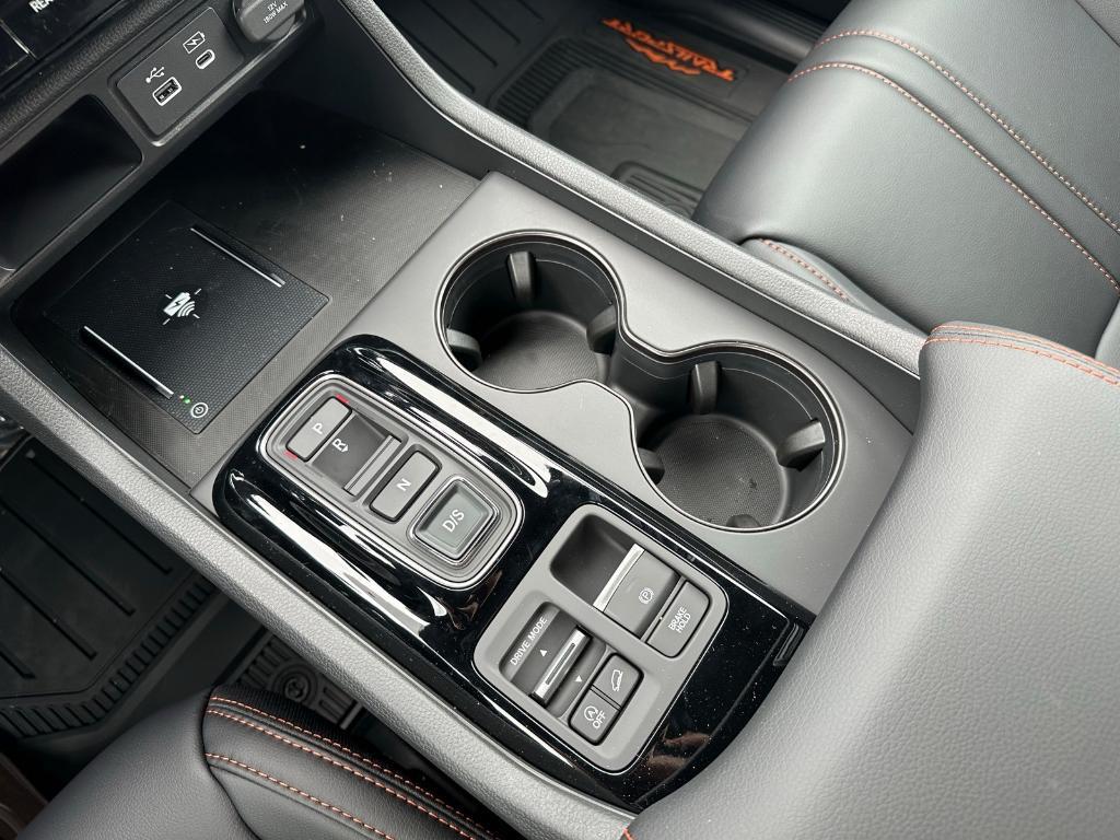 new 2025 Honda Pilot car, priced at $51,350