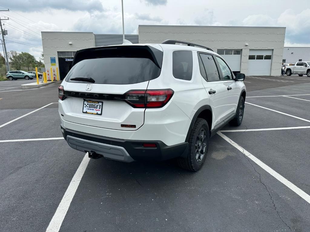 new 2025 Honda Pilot car, priced at $51,350