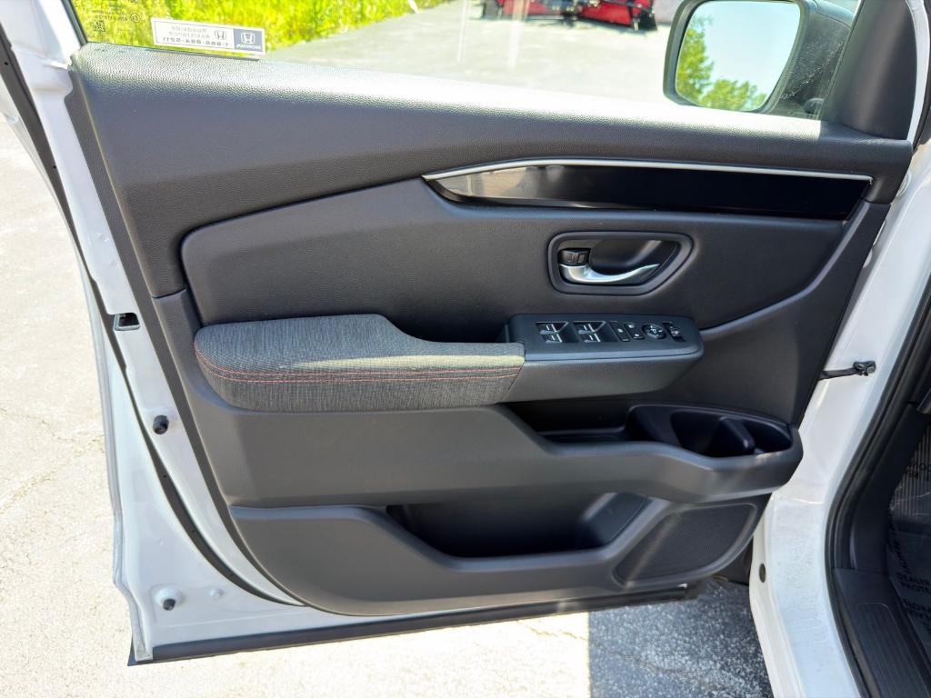 used 2023 Honda Pilot car, priced at $33,400
