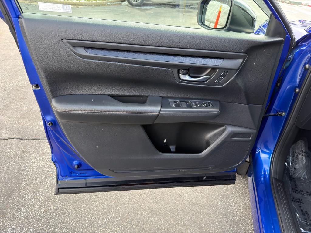 used 2024 Honda CR-V Hybrid car, priced at $33,400