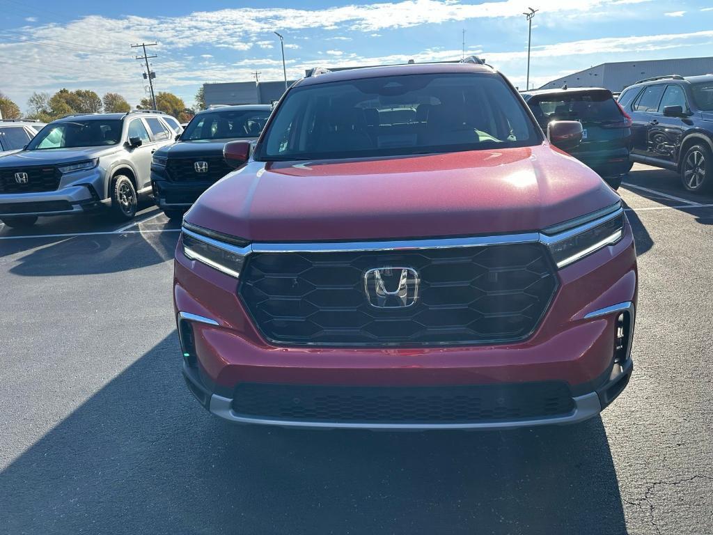 new 2025 Honda Pilot car, priced at $53,450