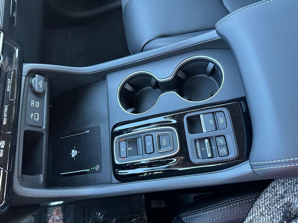 new 2025 Honda Pilot car, priced at $53,450