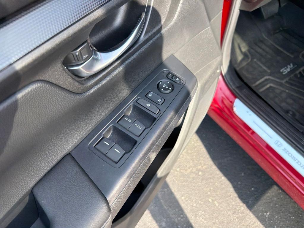 used 2025 Honda CR-V car, priced at $34,026