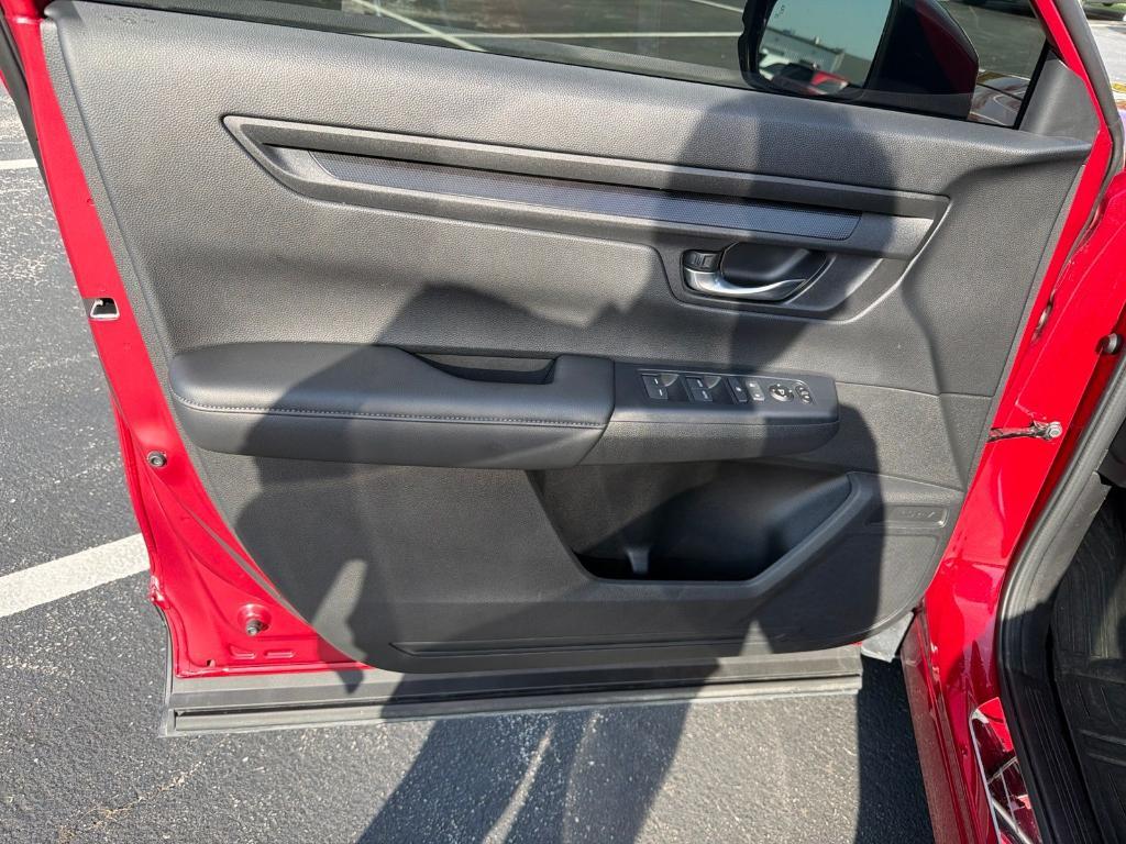 used 2025 Honda CR-V car, priced at $34,026