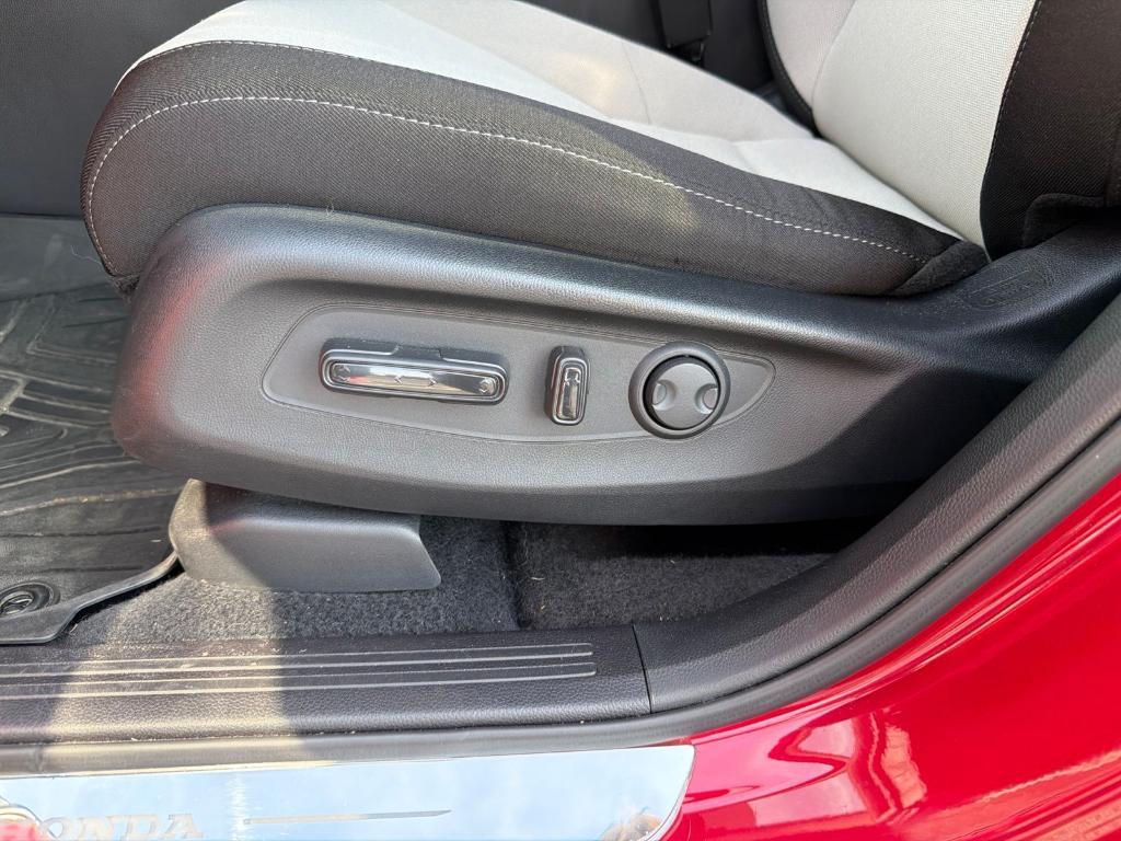 used 2025 Honda CR-V car, priced at $34,026
