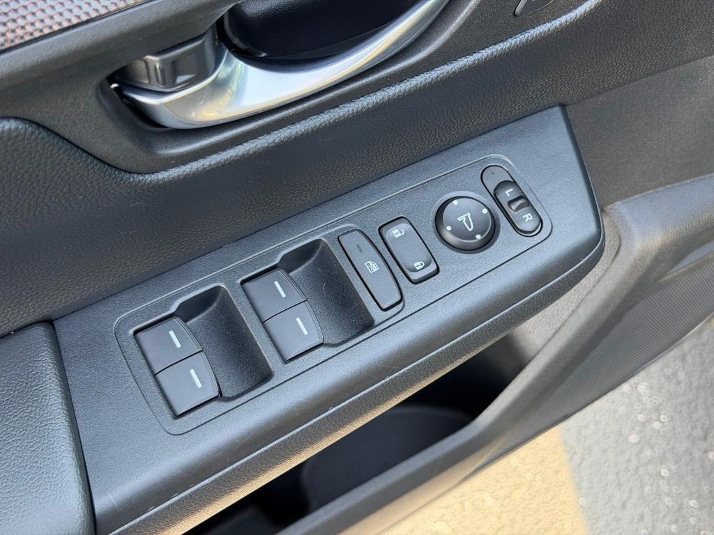 used 2025 Honda CR-V Hybrid car, priced at $35,900