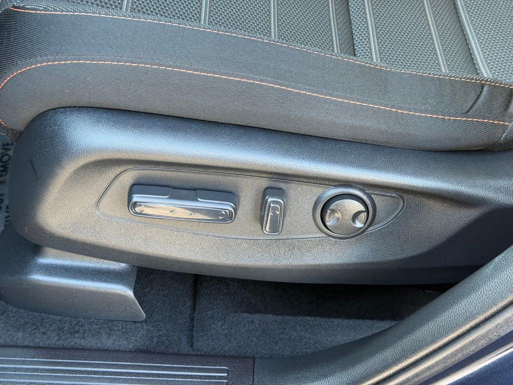 used 2025 Honda CR-V Hybrid car, priced at $32,900