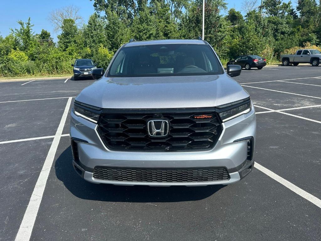 new 2025 Honda Pilot car, priced at $50,895