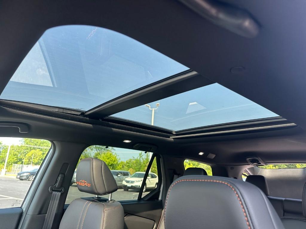 new 2025 Honda Pilot car, priced at $50,895