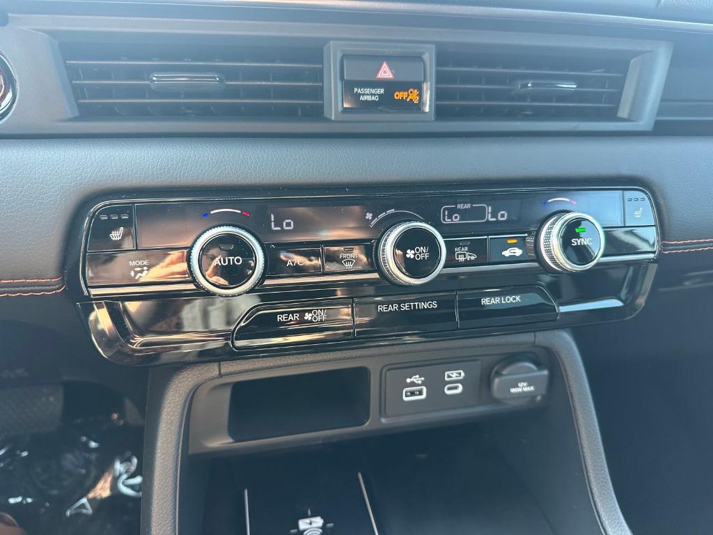 new 2025 Honda Pilot car, priced at $50,895