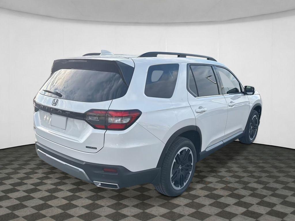 new 2026 Honda Pilot car, priced at $54,245