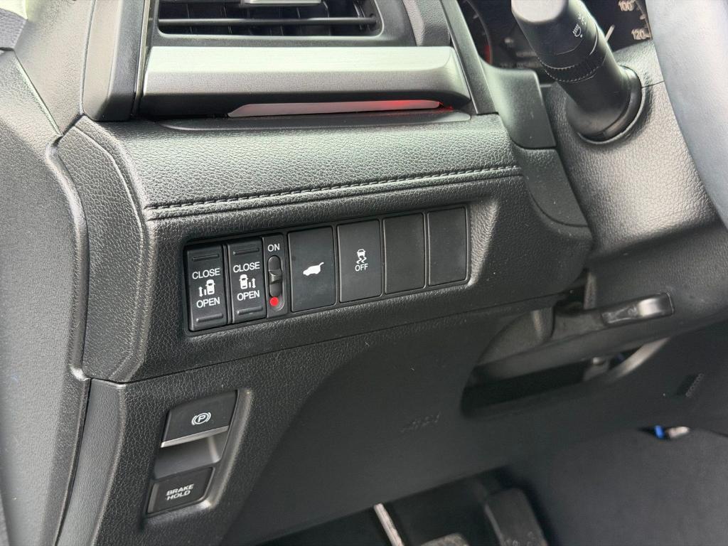 used 2025 Honda Odyssey car, priced at $39,900